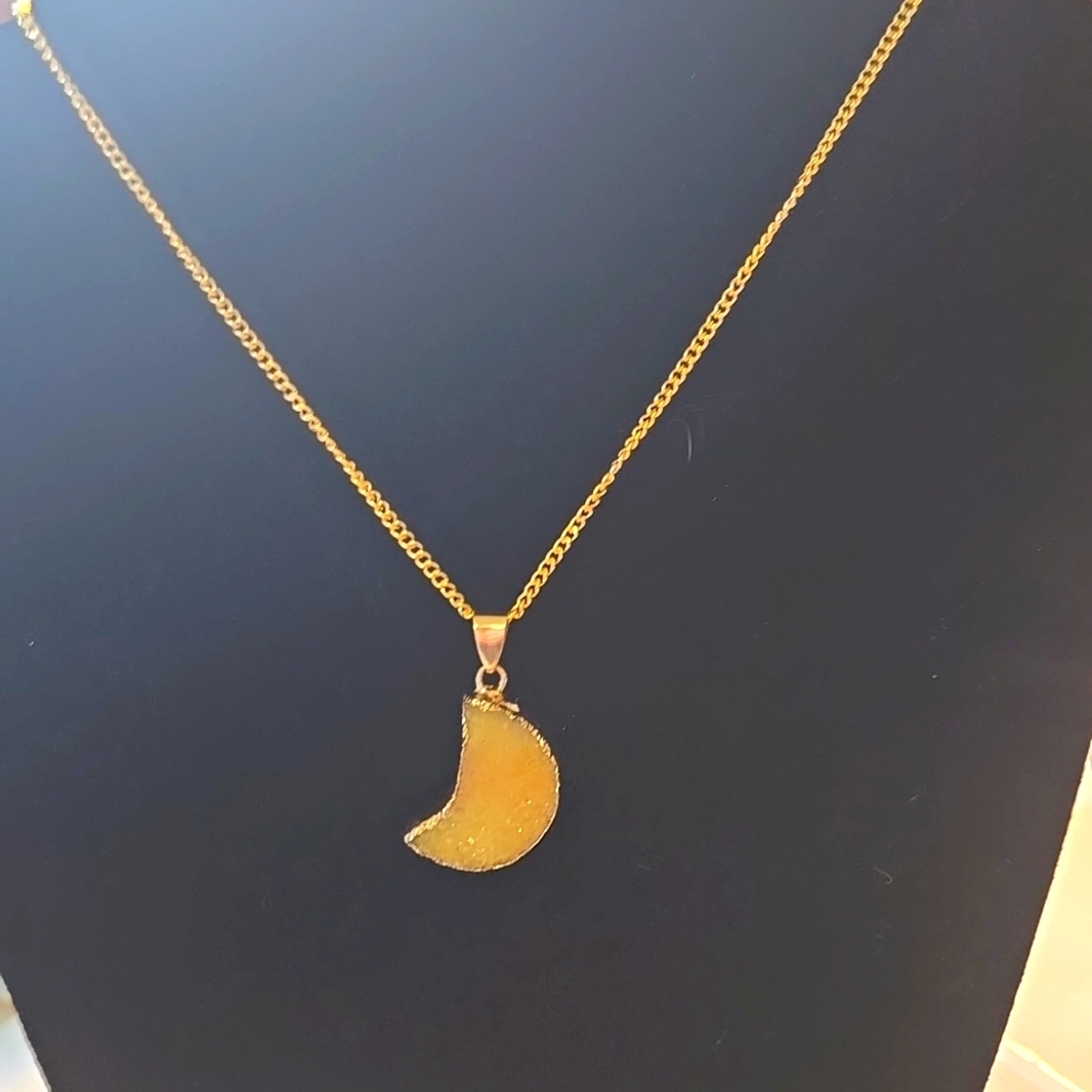 Yellow Druzy Crystal necklace. Hand Crafted A115
